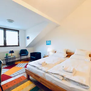 Appartamento Charming Attic Near Messe And Center, Vienna