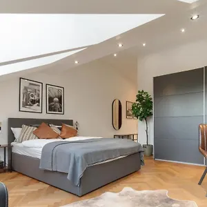 Apartment King Bed Netflix Central&near Metro, 109, Wien